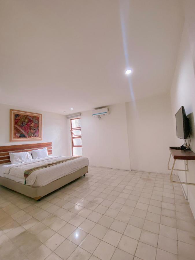 Augustina Home Malang Exterior foto