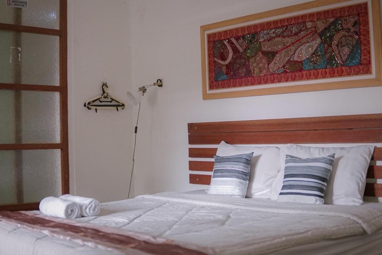 Augustina Home Malang Exterior foto