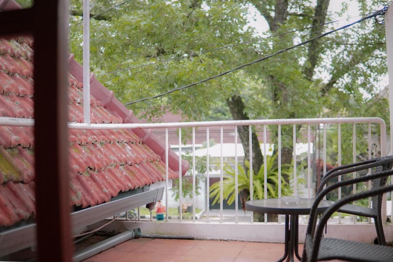 Augustina Home Malang Exterior foto