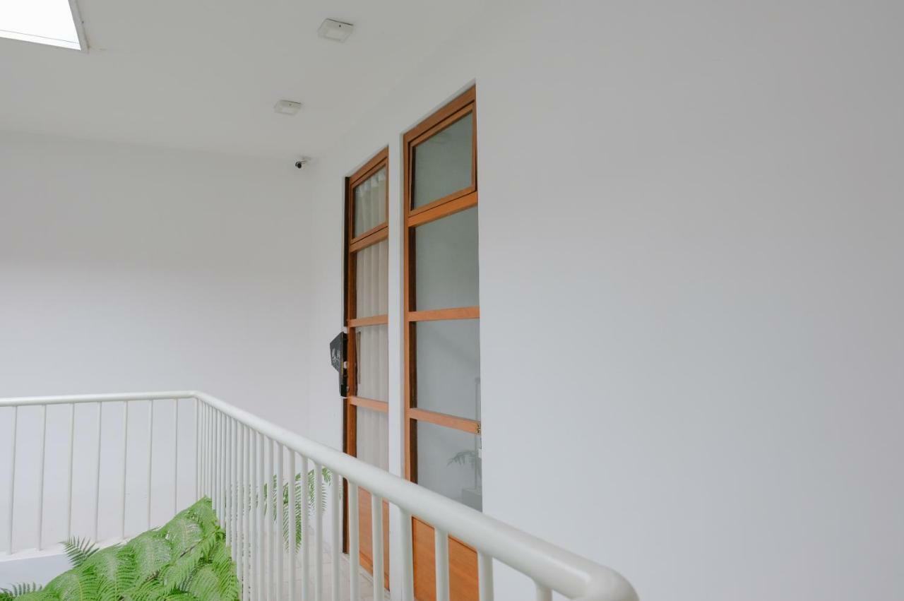 Augustina Home Malang Exterior foto
