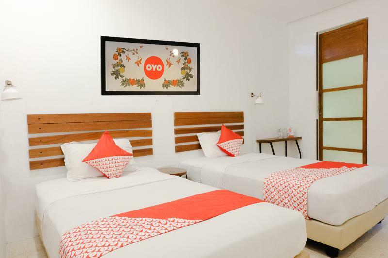 Augustina Home Malang Exterior foto